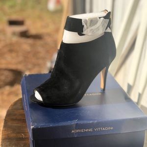 Brand new Adrienne Vittadini boots